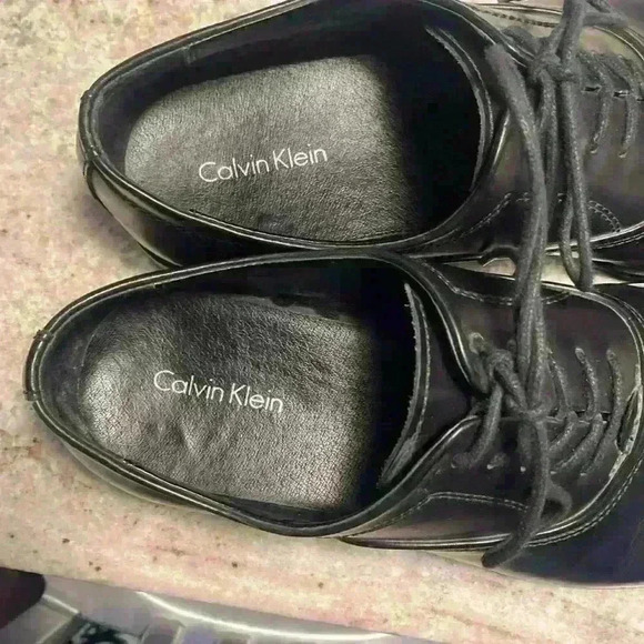 Calvin Klein Cap Toe Shoes 9 - Picture 4 of 6